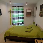 Metro Mlociny Apartment *