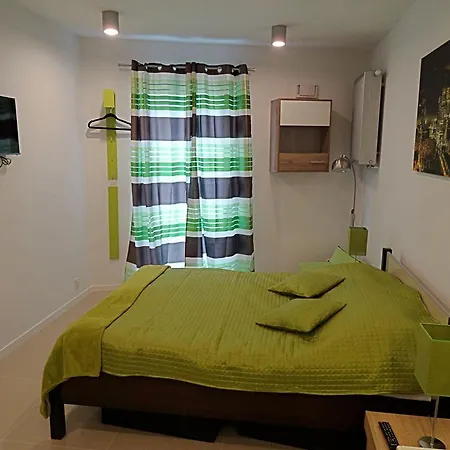 Metro Mlociny דירה *