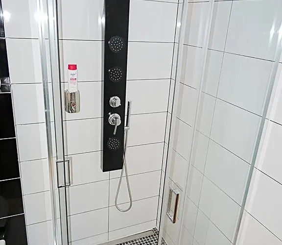 Metro Mlociny * وارسو